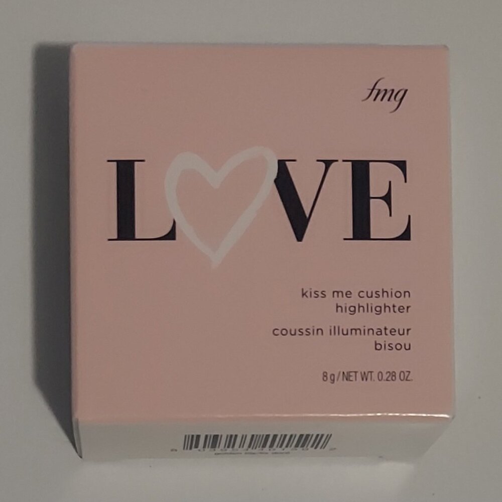 AVON fmg Love Kiss Me Cushion Highlighter - Golden Lily